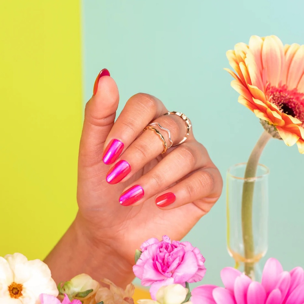 Red Aspen Nail Dash: Clarissa’s Got Charisma  Press-on Manicure 💅